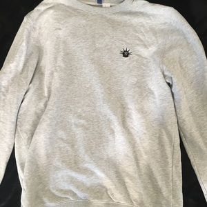 Divided Long sleeve Crew Neck